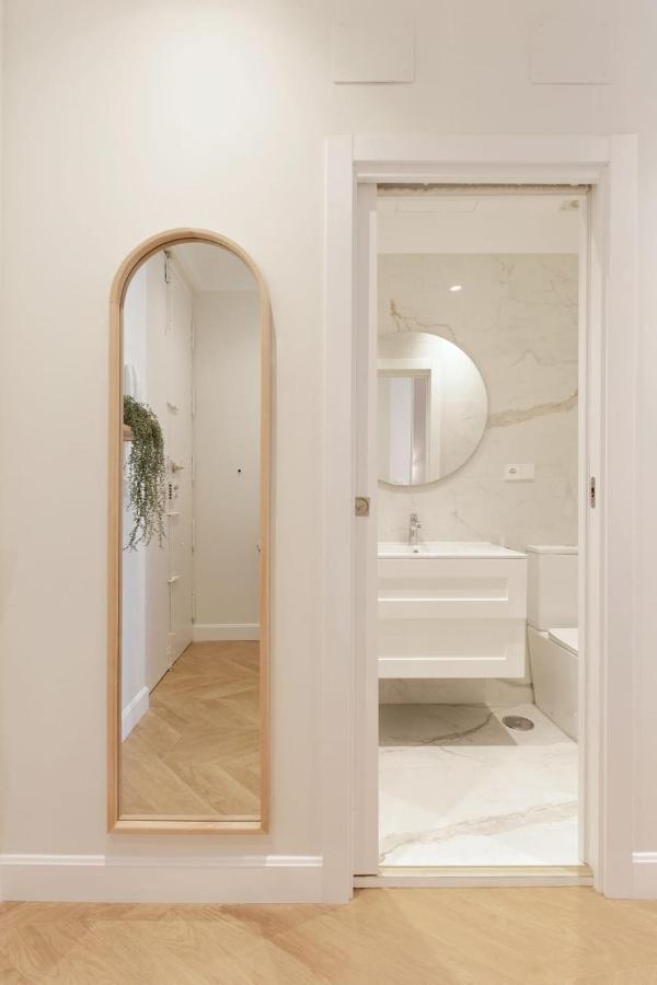 Deluxe Apartment Near Gran Via Madrid Esterno foto
